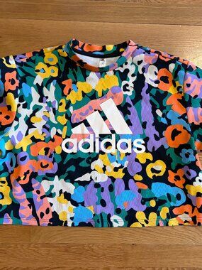 Cropped Adidas Sweatshirt